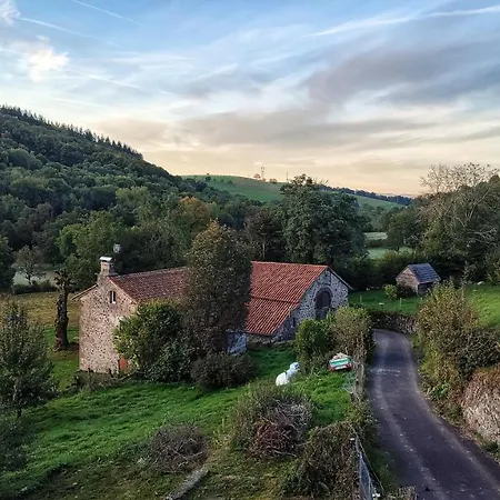 Le Grenier Du Buronnier * Saint-Simon (Cantal)