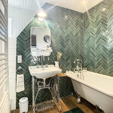 Le Grenier Du Buronnier * Saint-Simon (Cantal)